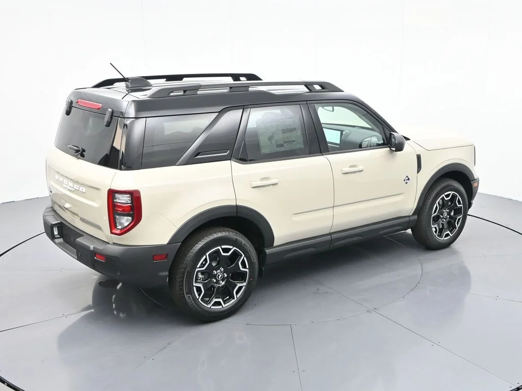 New 2025 Desert Sand Ford Outer Banks® image 28