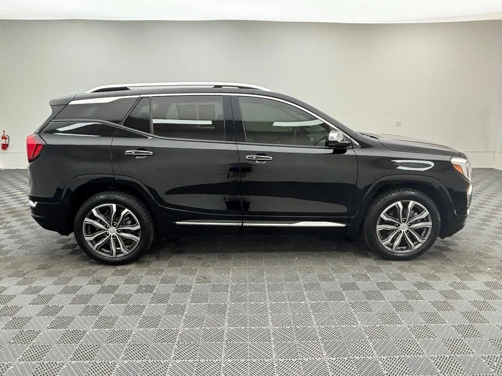Used 2020 Black GMC Denali image 7