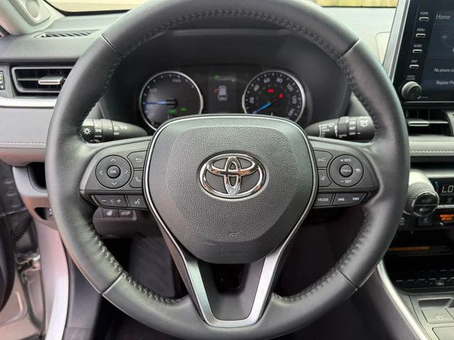 Certified Used 2021 SILVER SKY METALLIC Toyota Hybrid XLE Premium image 18