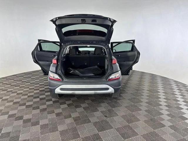 Used 2022 Black Hyundai SEL image 29