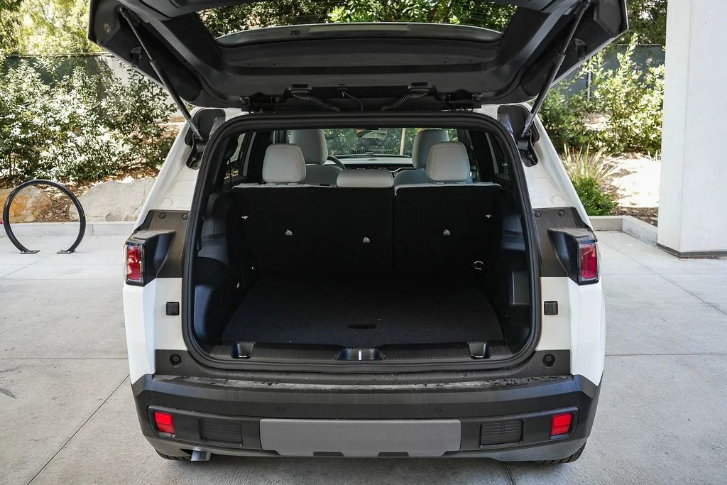 New 2026 Bright White Clearcoat Jeep Laredo image 24