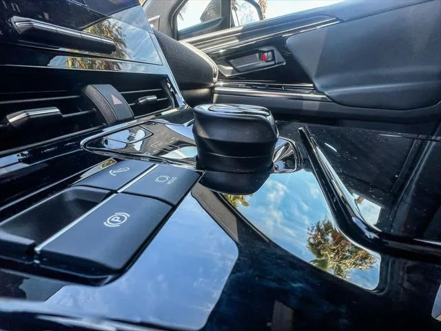 Certified Used 2023 ELEMENTAL SILVER MET Toyota  image 18