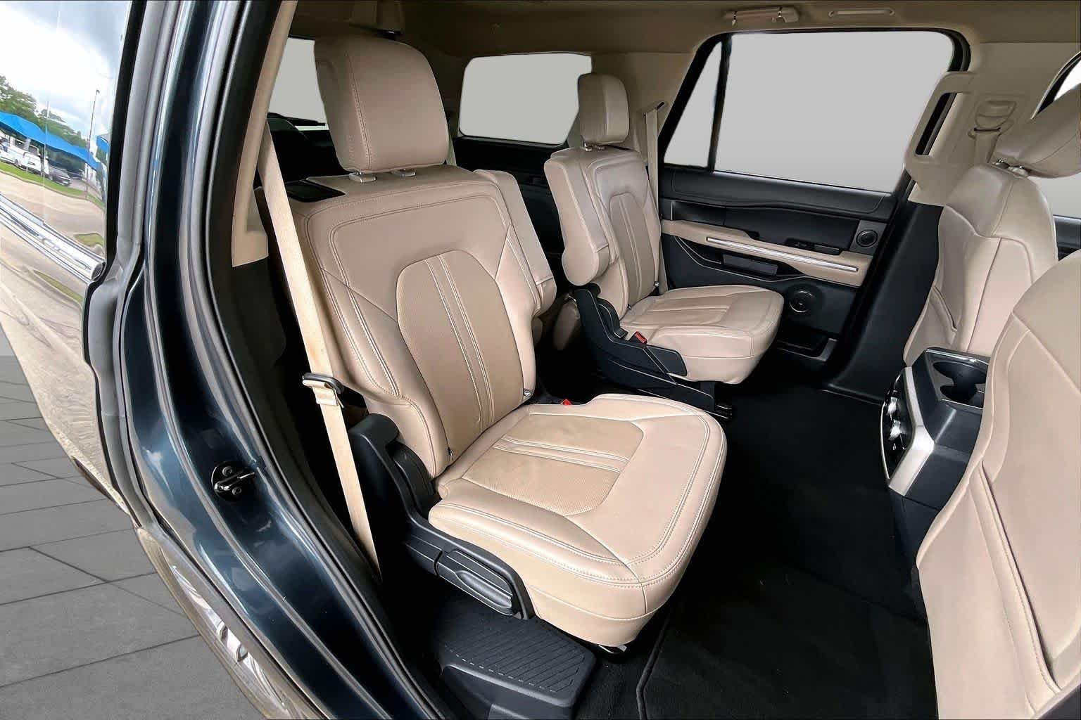 Used 2024 Stone Blue Metallic Ford Limited image 20