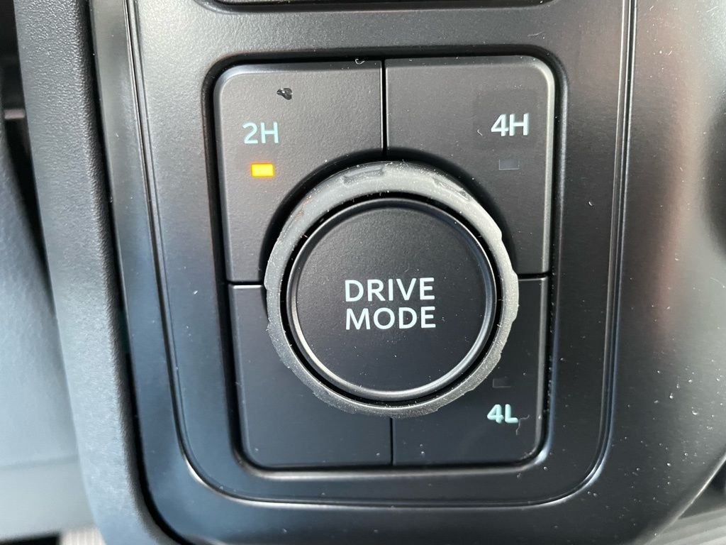 New 2026 Oxford White Ford F-250® XL image 9