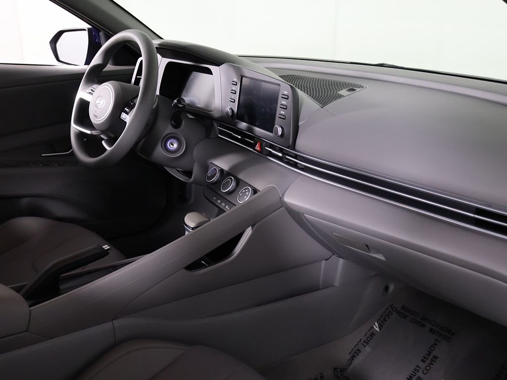 Used 2025 Blue Hyundai SE image 25