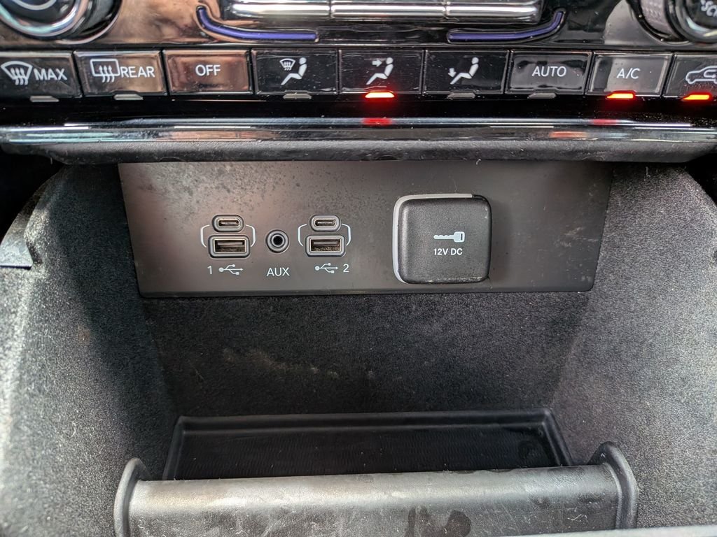 Used 2021 Gray Jeep Limited image 33