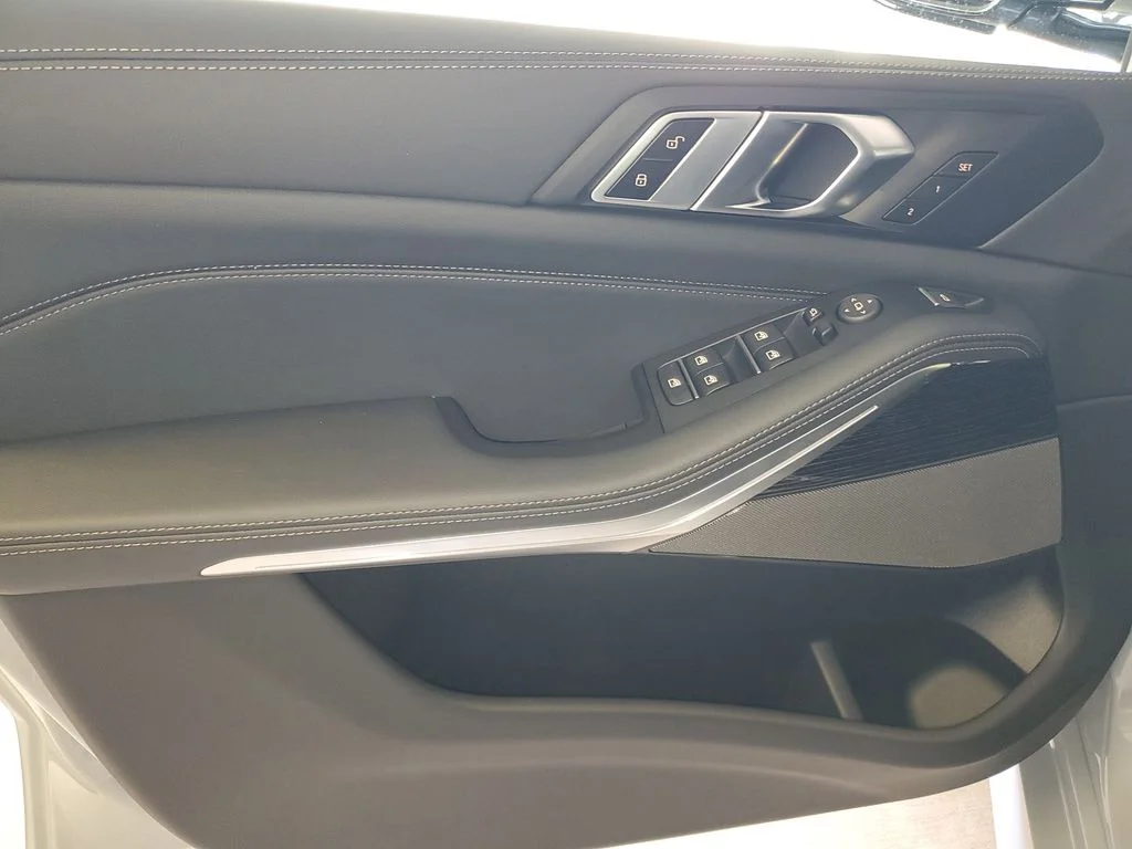 Used 2026 Brooklyn Grey Metallic BMW sDrive40i image 14
