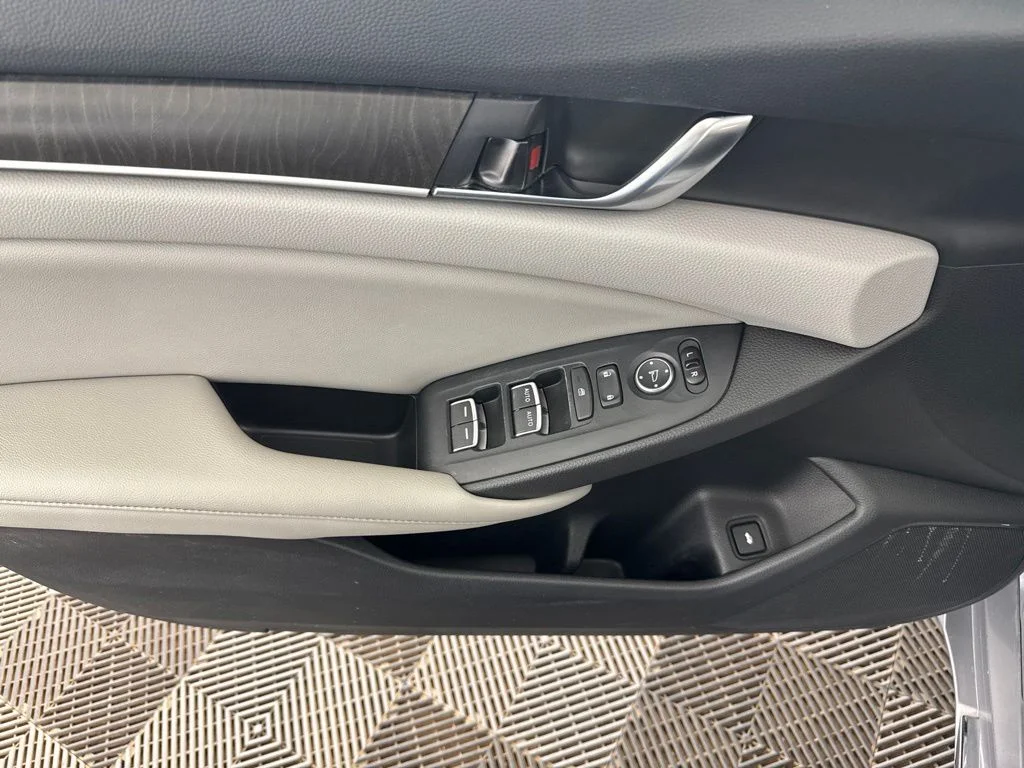 2019 Honda Accord EX - Photo 24