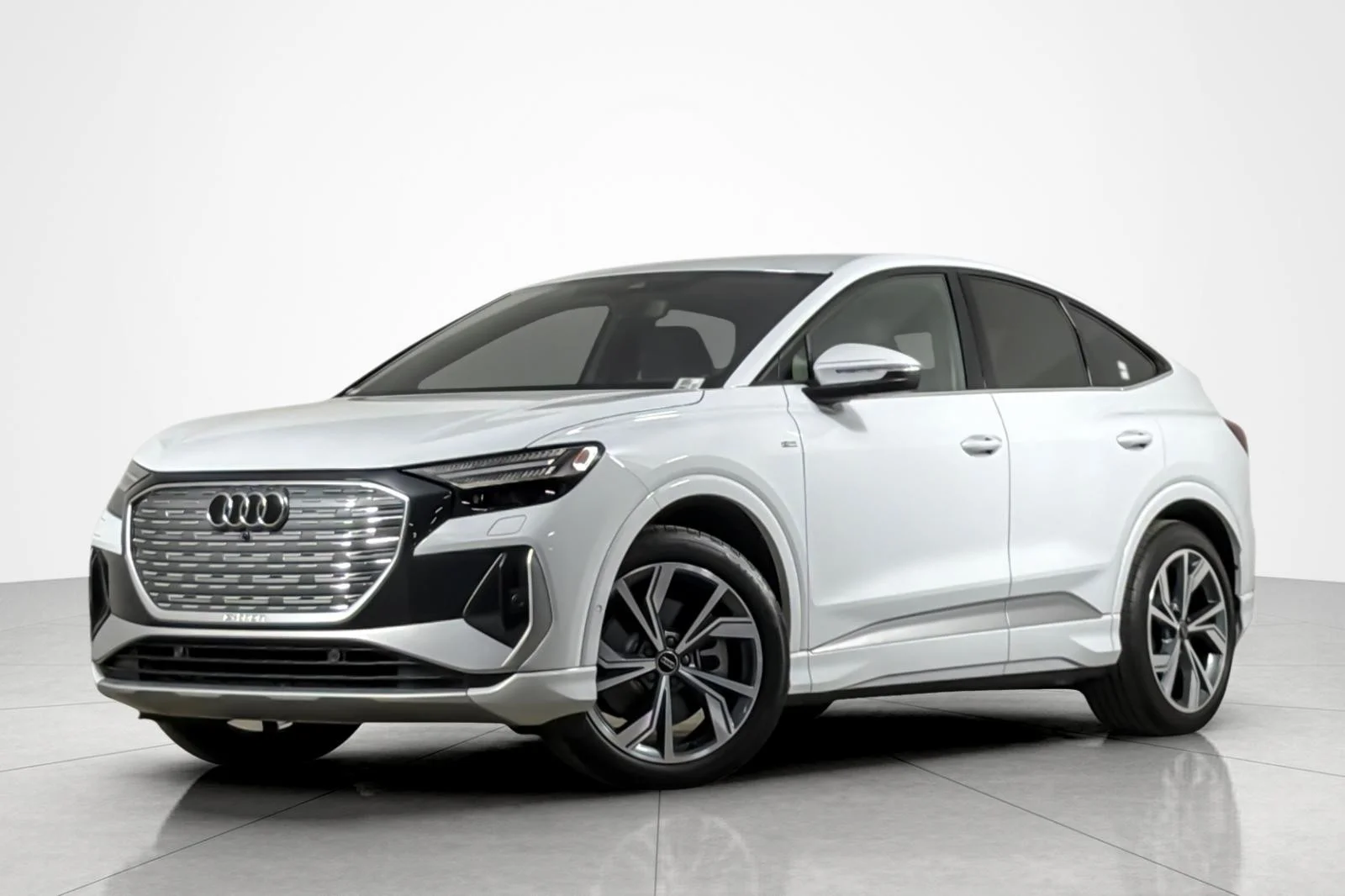 Used 2024 Glacier White Metallic Audi Prestige 55 quattro image 1