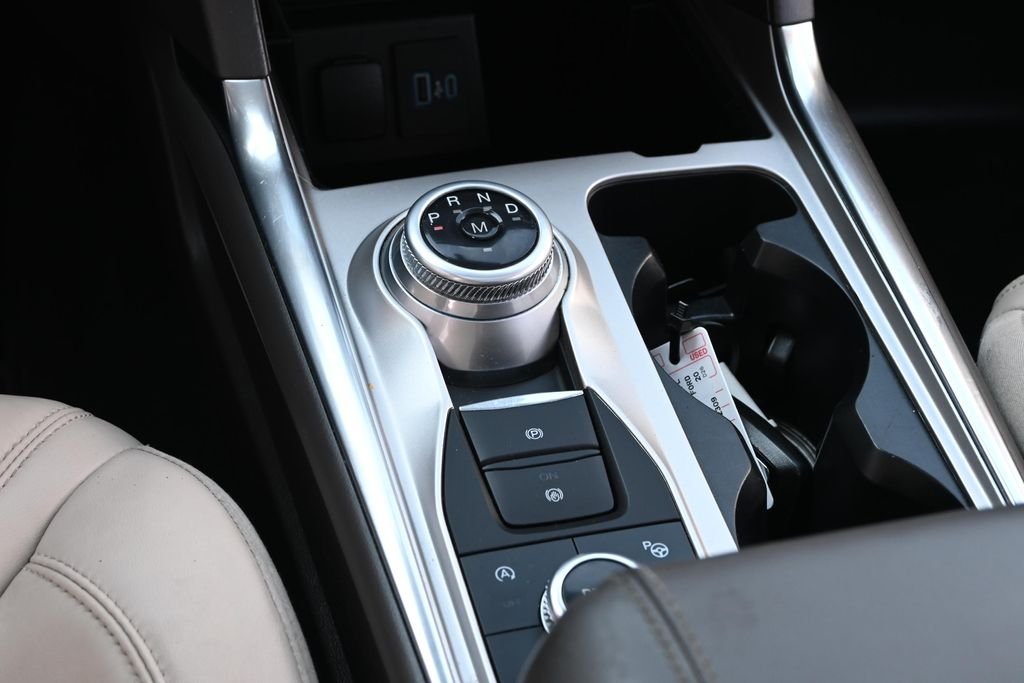Used 2020 White Metallic Ford Platinum image 35