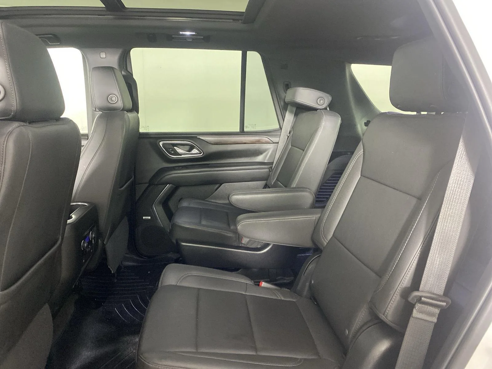 Used 2023 Summit White Chevrolet Z71 image 24