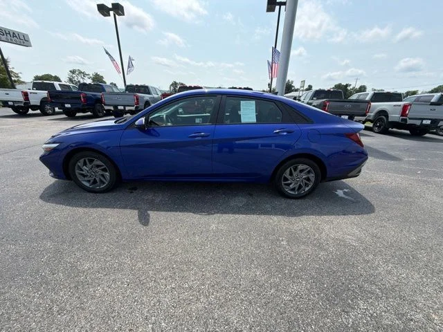 Used 2024 Blue Hyundai SEL image 10