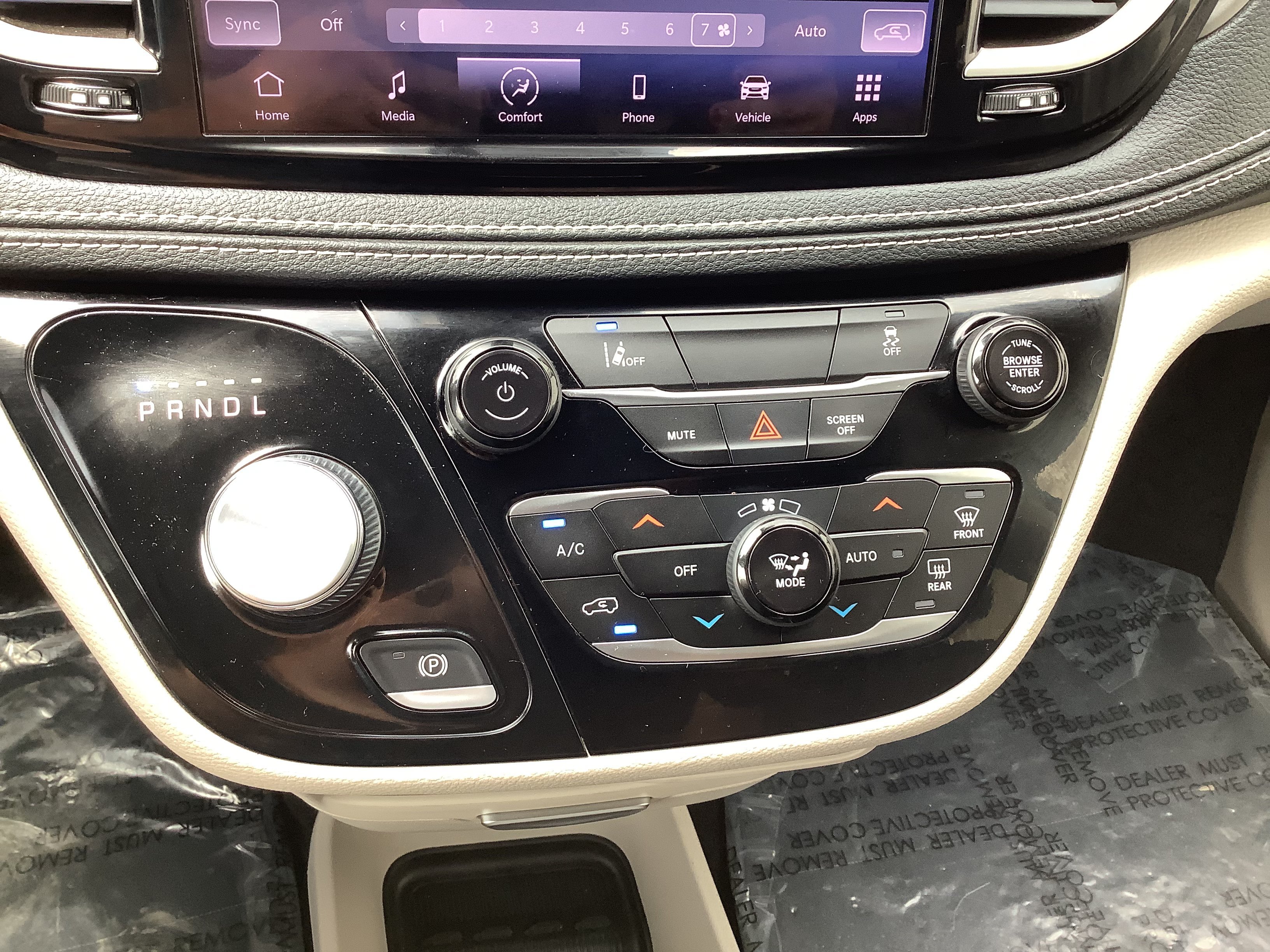 Used 2022 Gray Chrysler Touring L image 20