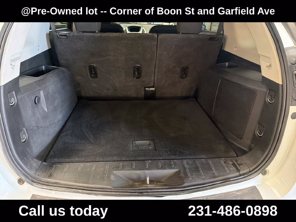 Used 2017 SUMMIT WHITE GMC SLE image 28