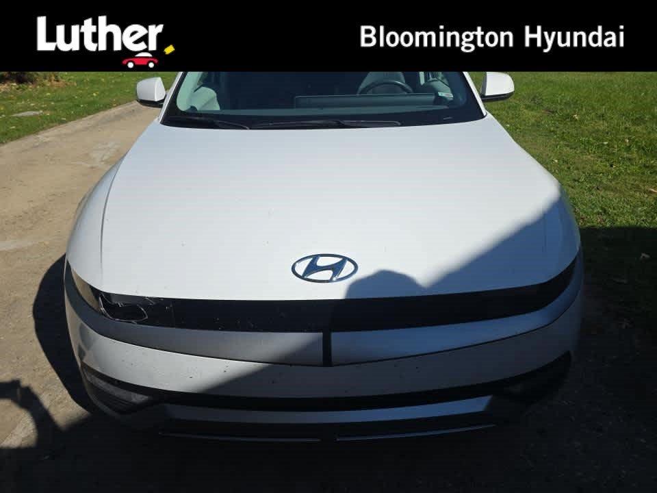 Certified Used 2024 Atlas White Hyundai SEL image 1