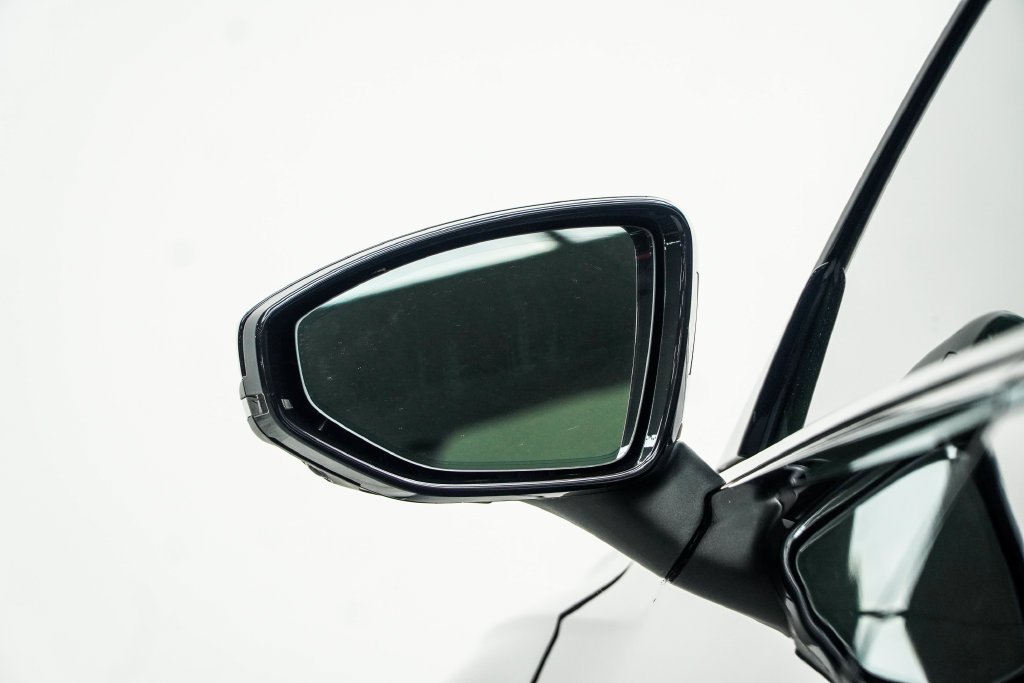 Used 2021 Black Audi 4.2 image 22