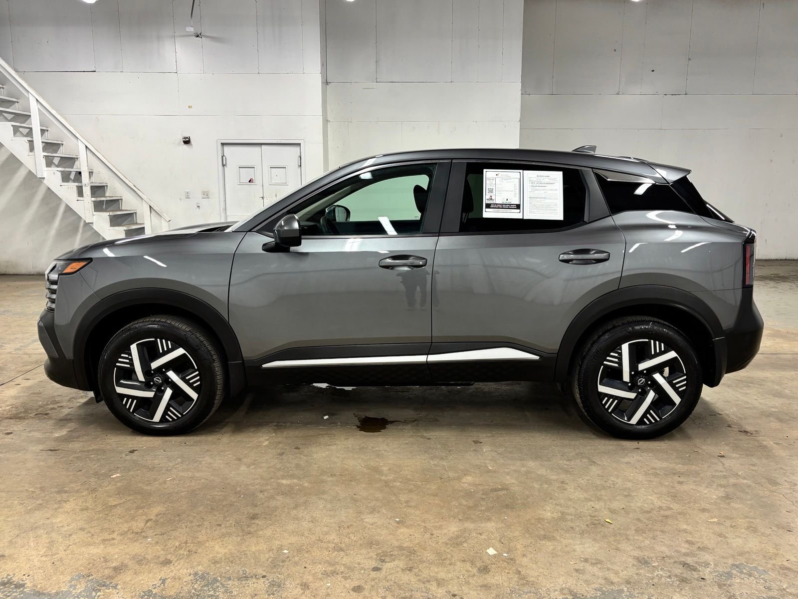 Used 2025 Gray Nissan SV image 4