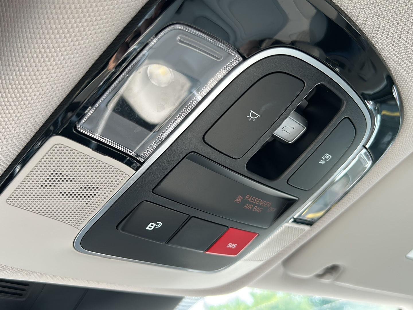 Used 2025 Rockwood Green Hyundai SEL Convenience image 16