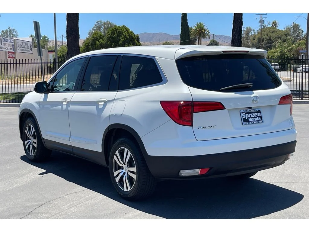 Certified Used 2018 White Diamond Pearl Honda EX image 3