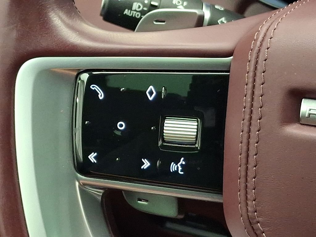 Used 2023  Land Rover Autobiography image 24