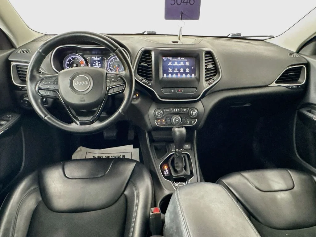 Used 2020 White Jeep Latitude Plus image 25
