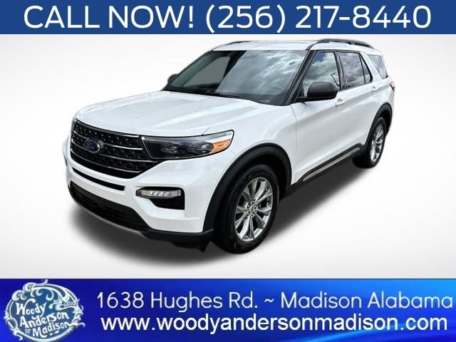 Certified Used 2022 White Metallic Ford XLT image 1
