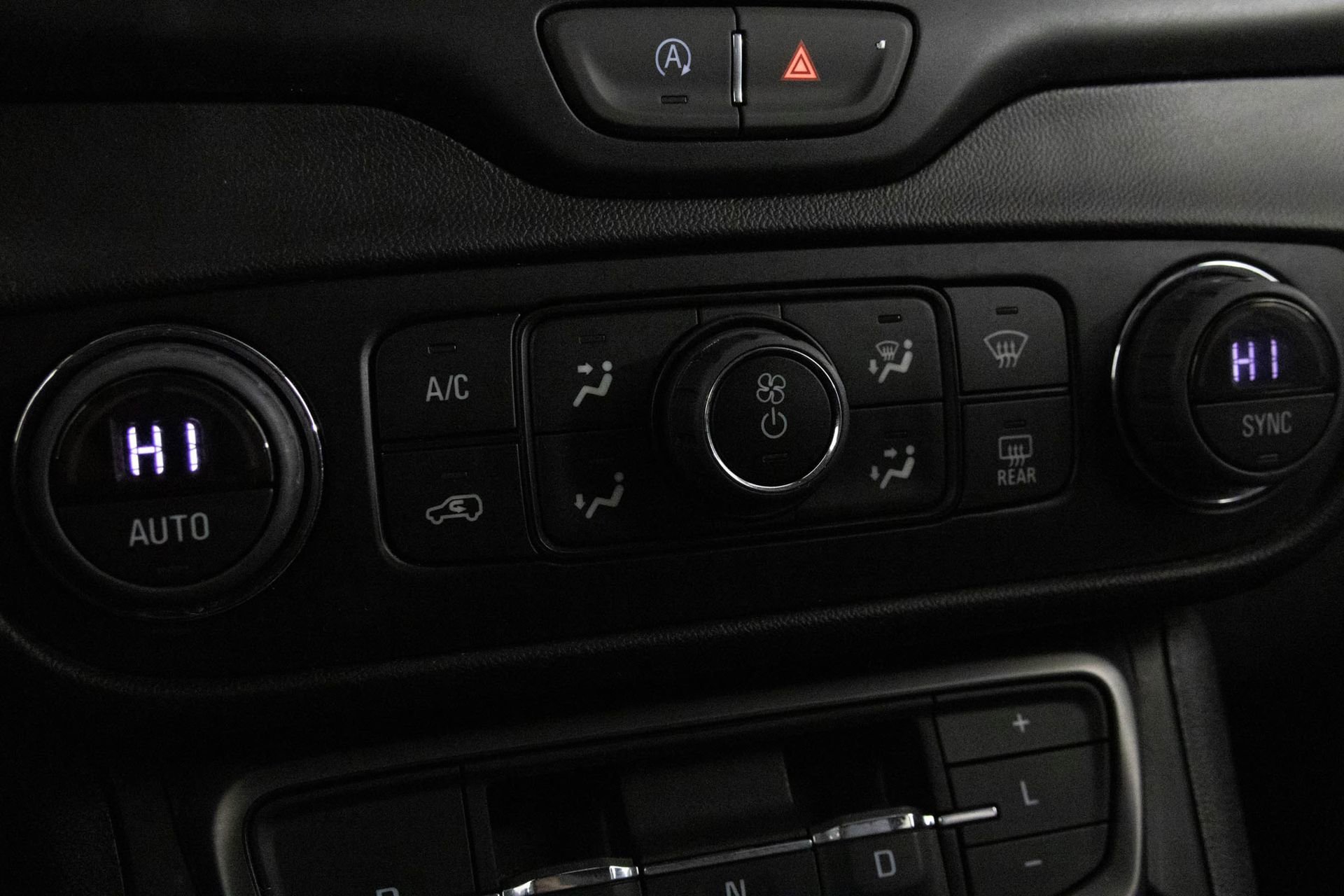 2023 GMC TERRAIN - Image 24