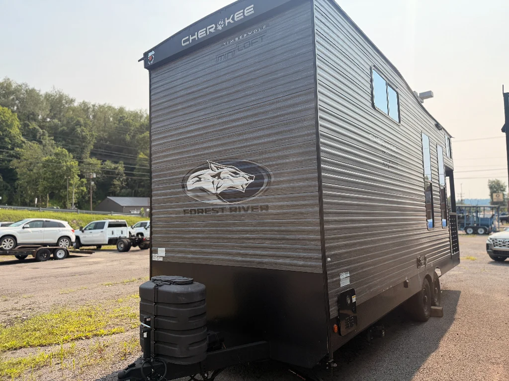 Used 2025 gray Forest River  image 4