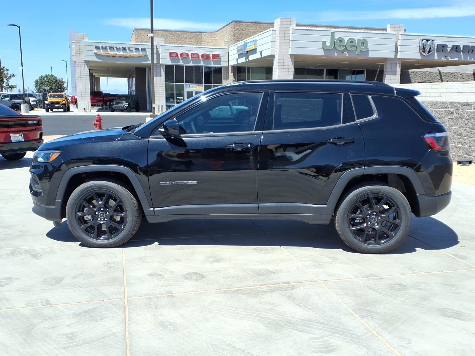 New 2026 Diamond Black Crystal Pearlcoat Jeep Latitude Altitude image 3