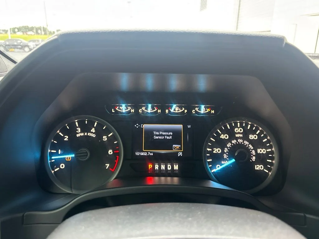 Used 2018 Gray Ford XLT image 23