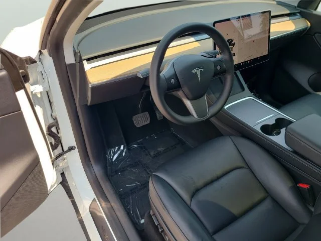 Used 2021 White Tesla Long Range image 20