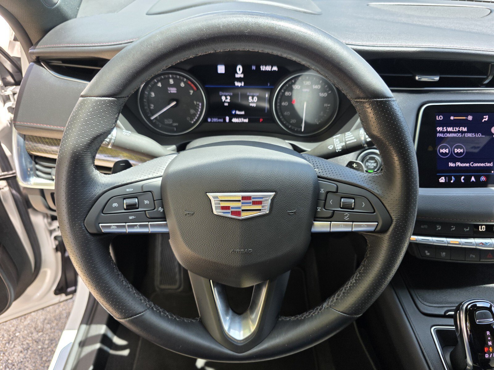 Used 2022 Crystal White Tricoat Cadillac FWD Sport image 18
