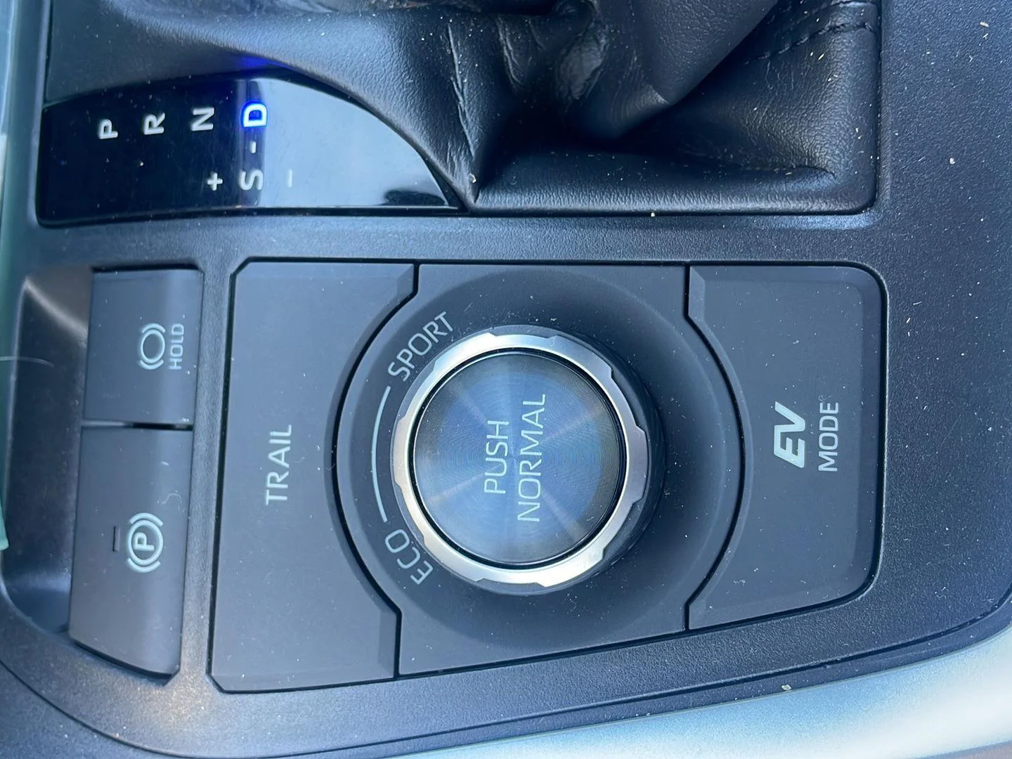 Used 2019 Midnight Black Metallic Toyota Limited image 5