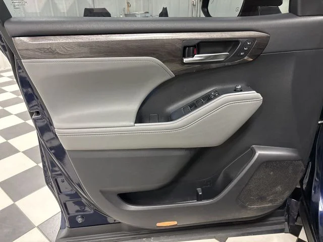Used 2021 Gray Toyota Platinum image 10