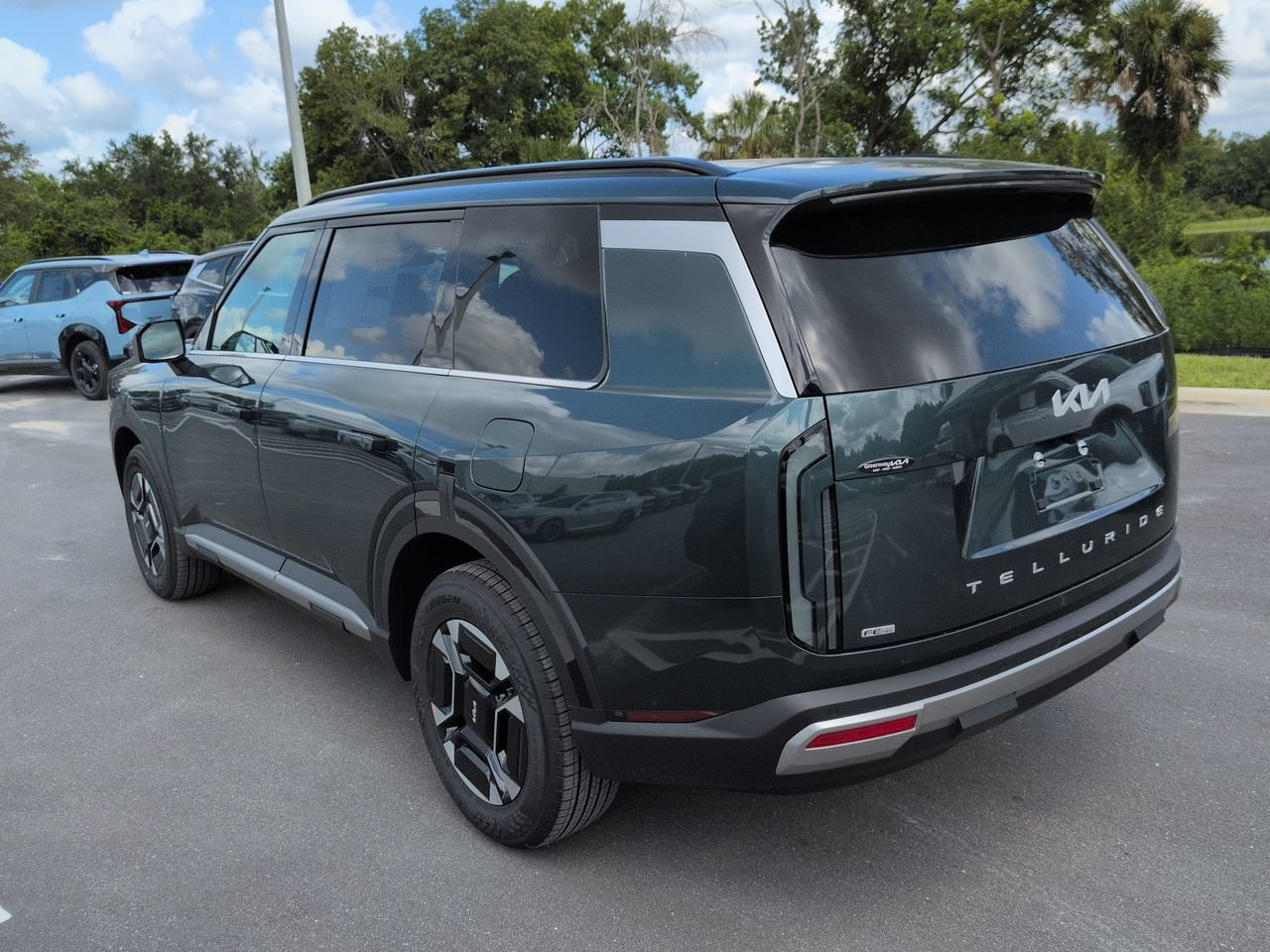 New 2027 Black Jade Green Kia EX image 6