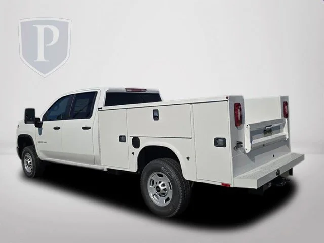 New 2026 Summit White Chevrolet WT image 9