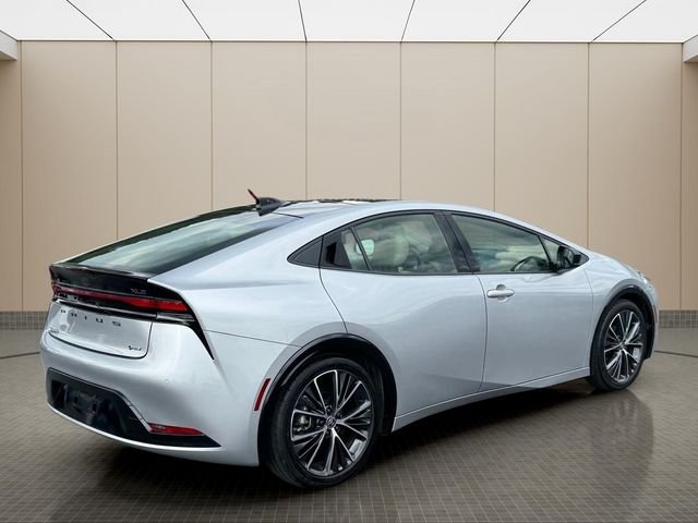 Used 2024 Silver Toyota XLE image 3