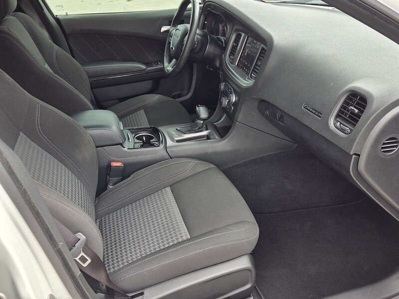 Certified Used 2023 White DODGE SXT RWD image 18