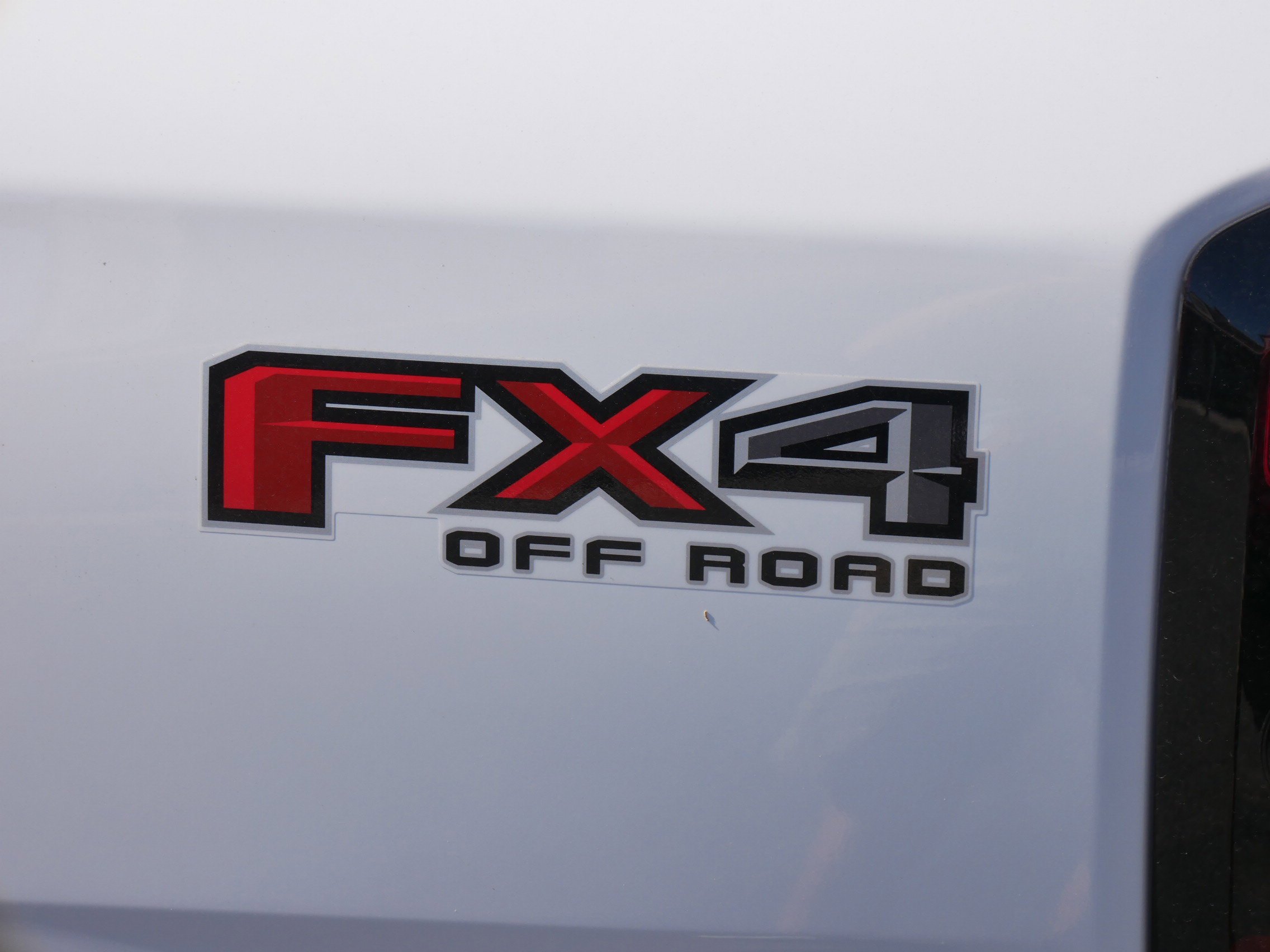 New 2025 Oxford White Ford XLT image 21