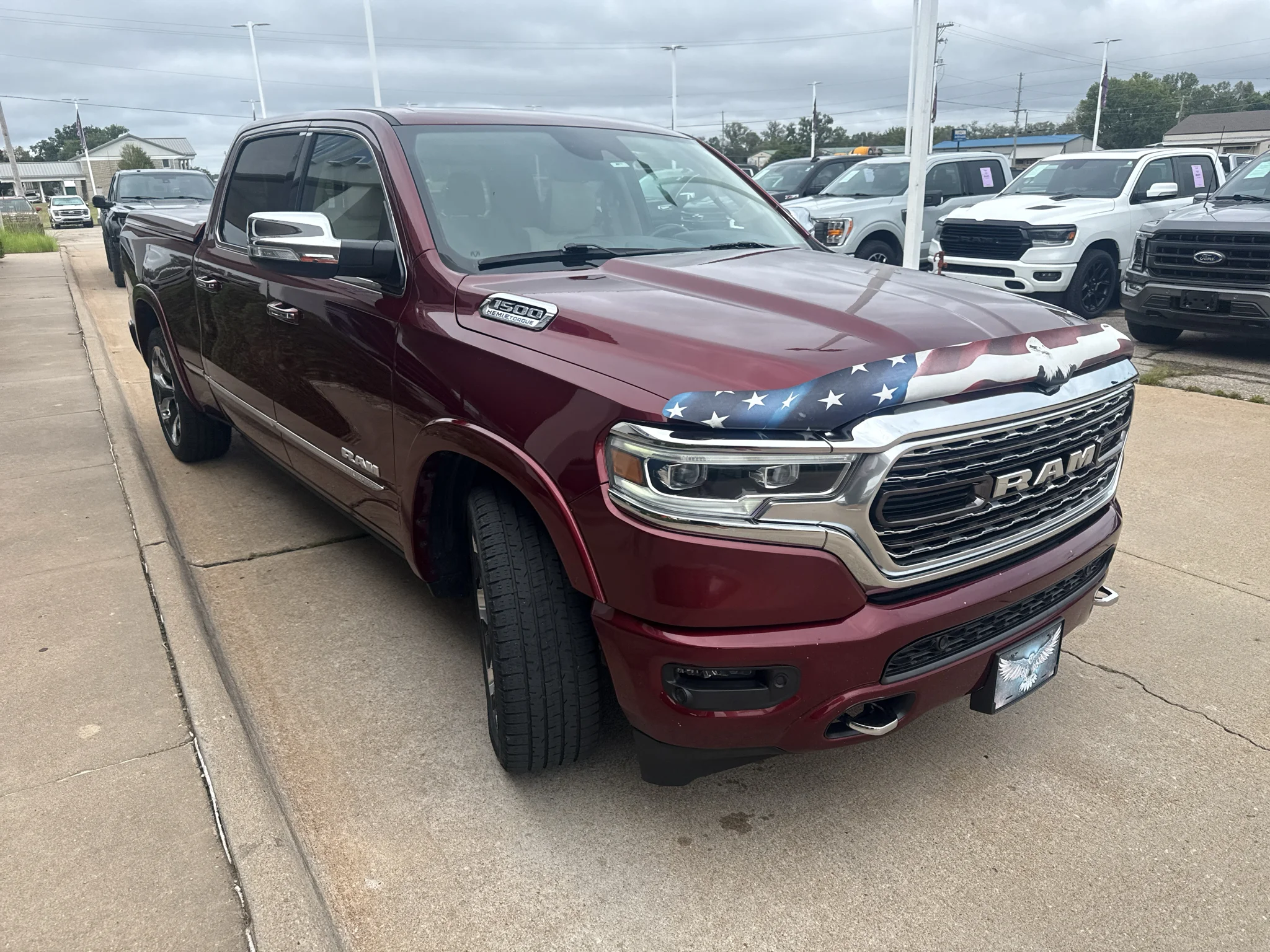 Used 2021 Delmonico Red Pearlcoat Ram Limited image 10
