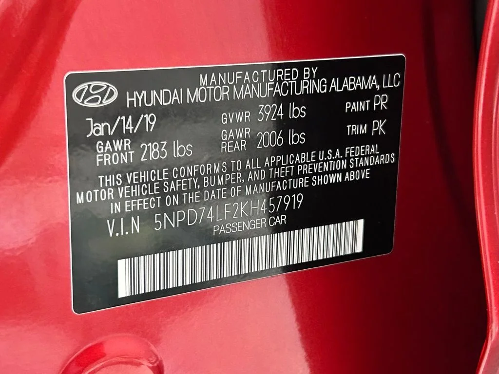 Used 2019 Red Hyundai SE image 21