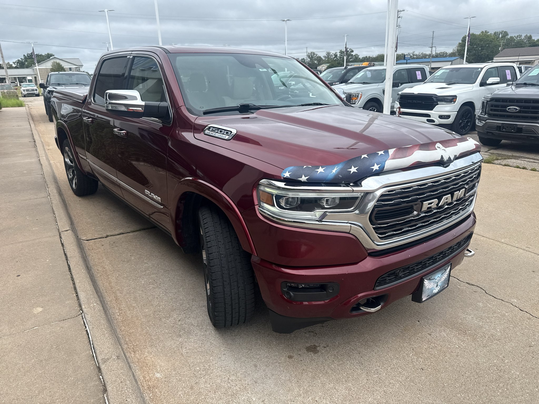 Used 2021 Delmonico Red Pearlcoat Ram Limited image 10