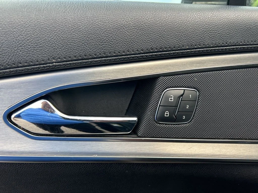 Used 2020 Gray Lincoln Standard image 38