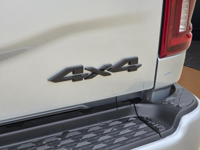New 2026 Silver-Zynith Exterior Paint RAM Laramie image 6