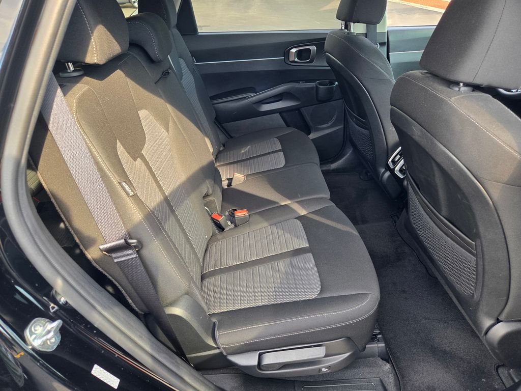 2024 Kia Sorento LX - Photo 14