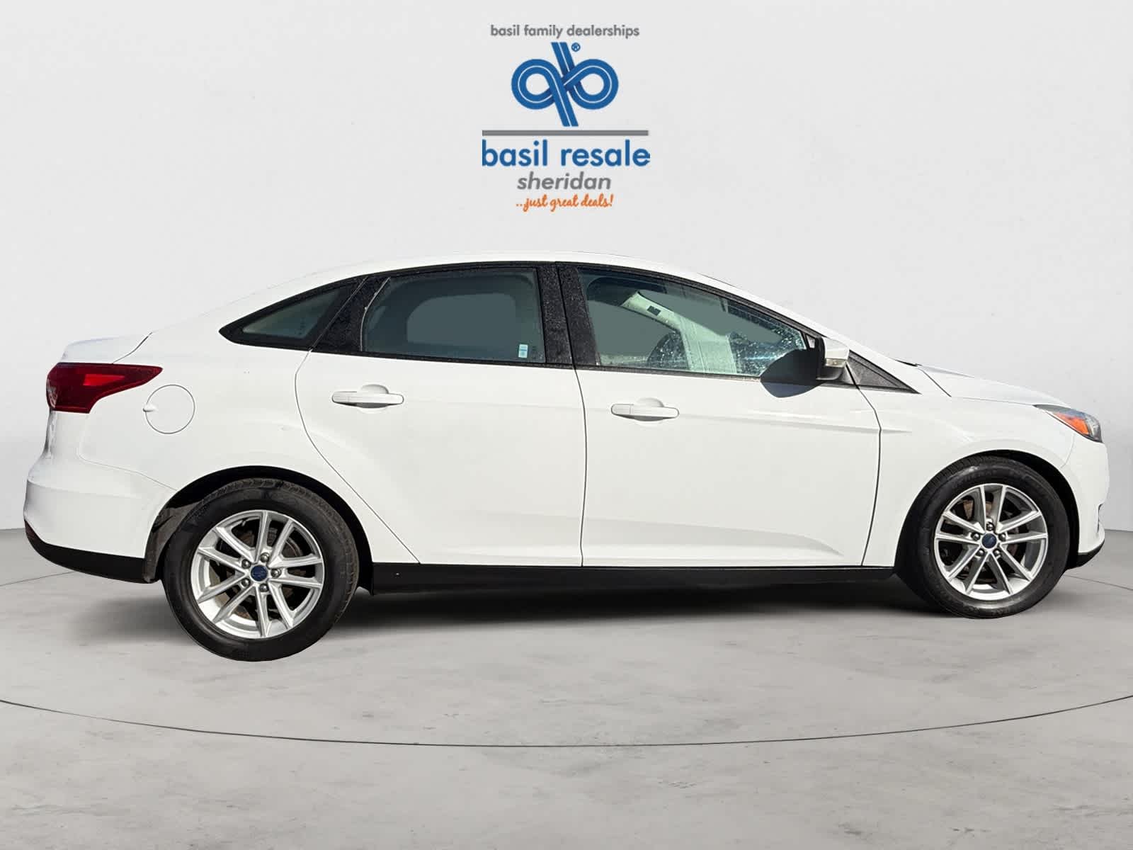 Used 2015 Oxford White Ford SE image 8