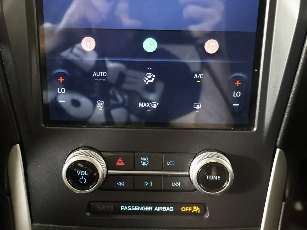 Used 2022 Silver Ford SE image 41