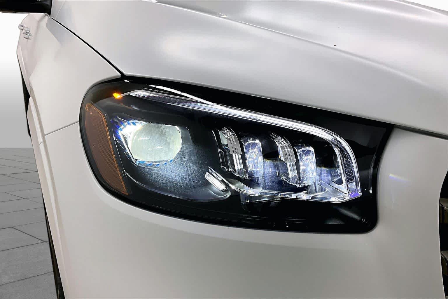 New 2026 MANUFAKTUR Moonlight White Magno Mercedes-Benz GLS 450 image 13