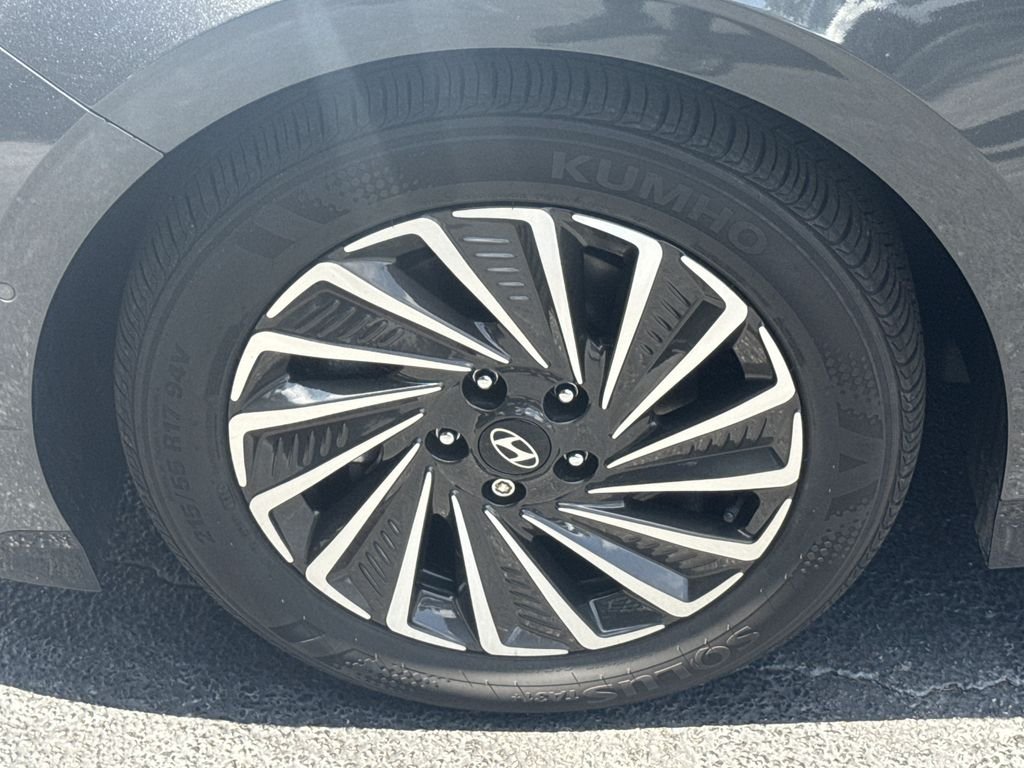 Used 2025 Gray Hyundai Limited image 10