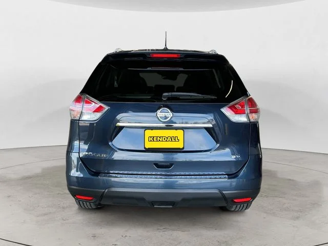 Used 2015 Blue Nissan SV image 6